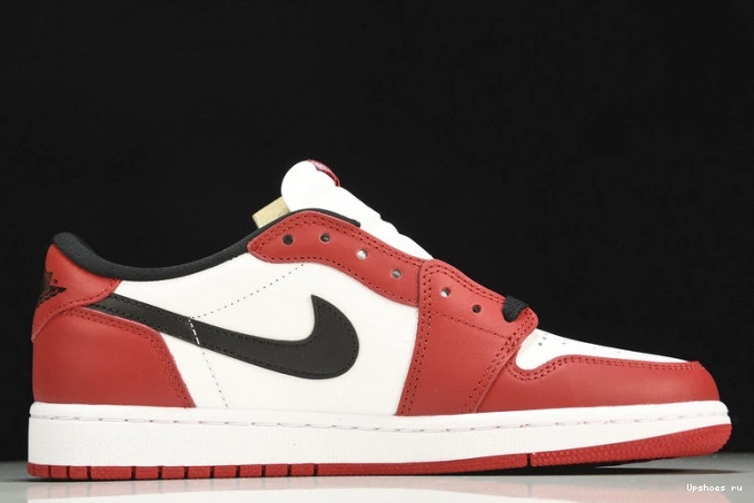    Low (2016) Jordan Chicago  705329-600 Retro 1 0501